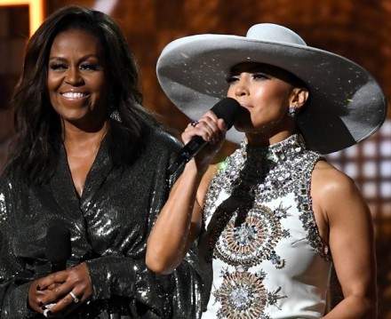 Flotta di star per Michelle Obama nella campagna alle elezioni di Midterm